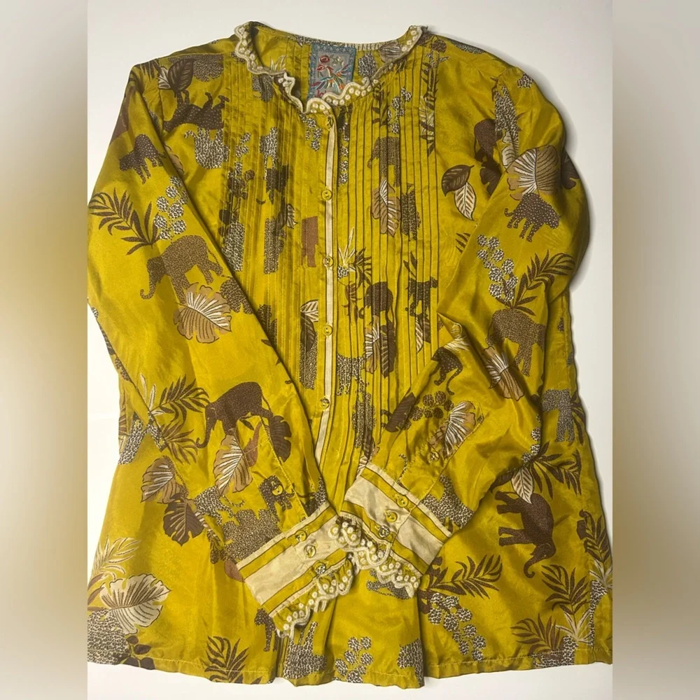 Johnny Was 100% Silk Blouse XXS Yellow Safari Animal Print Pintuck Ruffle Boho - Picture 8 of 8